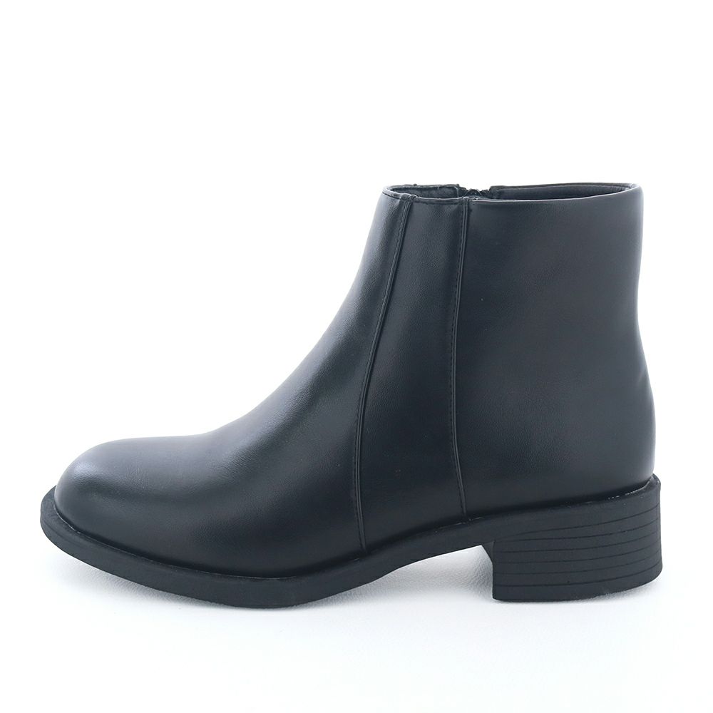 昨年人気のクラシックブーツをリニューアル