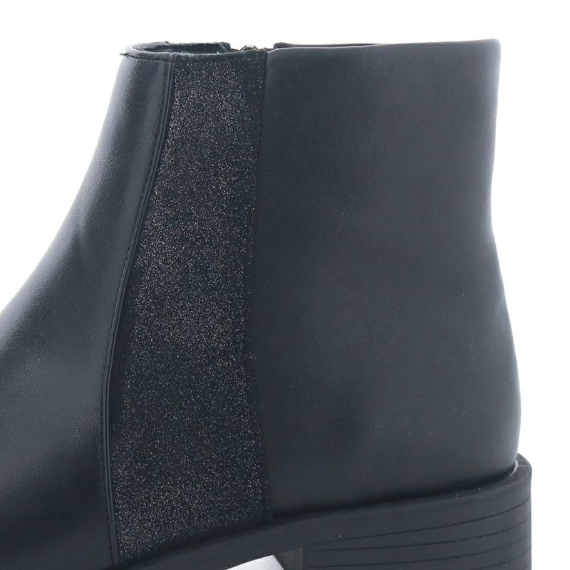 ブラックコンビ（キラッと光るラメ素材がアクセントに）