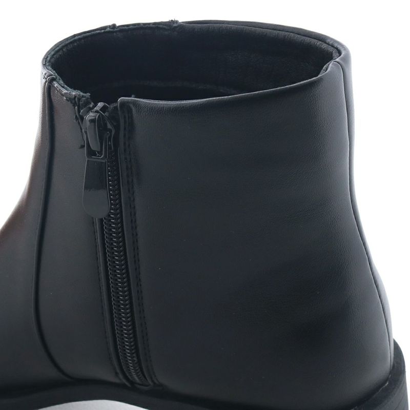 内ファスナーで着脱もスムーズです