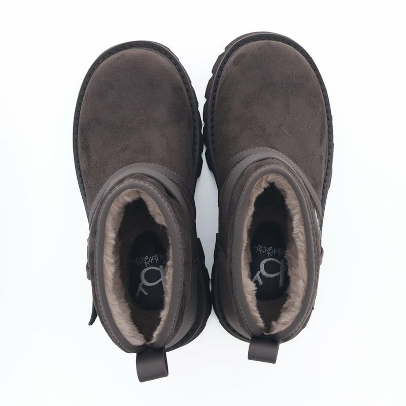 ライニングからインソールまでたっぷりファーで包まれます