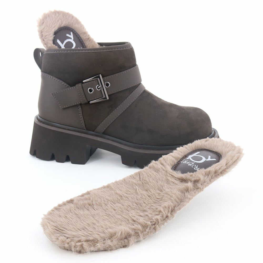 インソールは取り外し可能。お手持ちのインソールに交換も◎