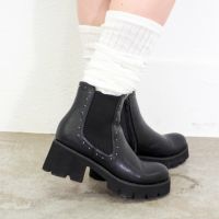 ブラック