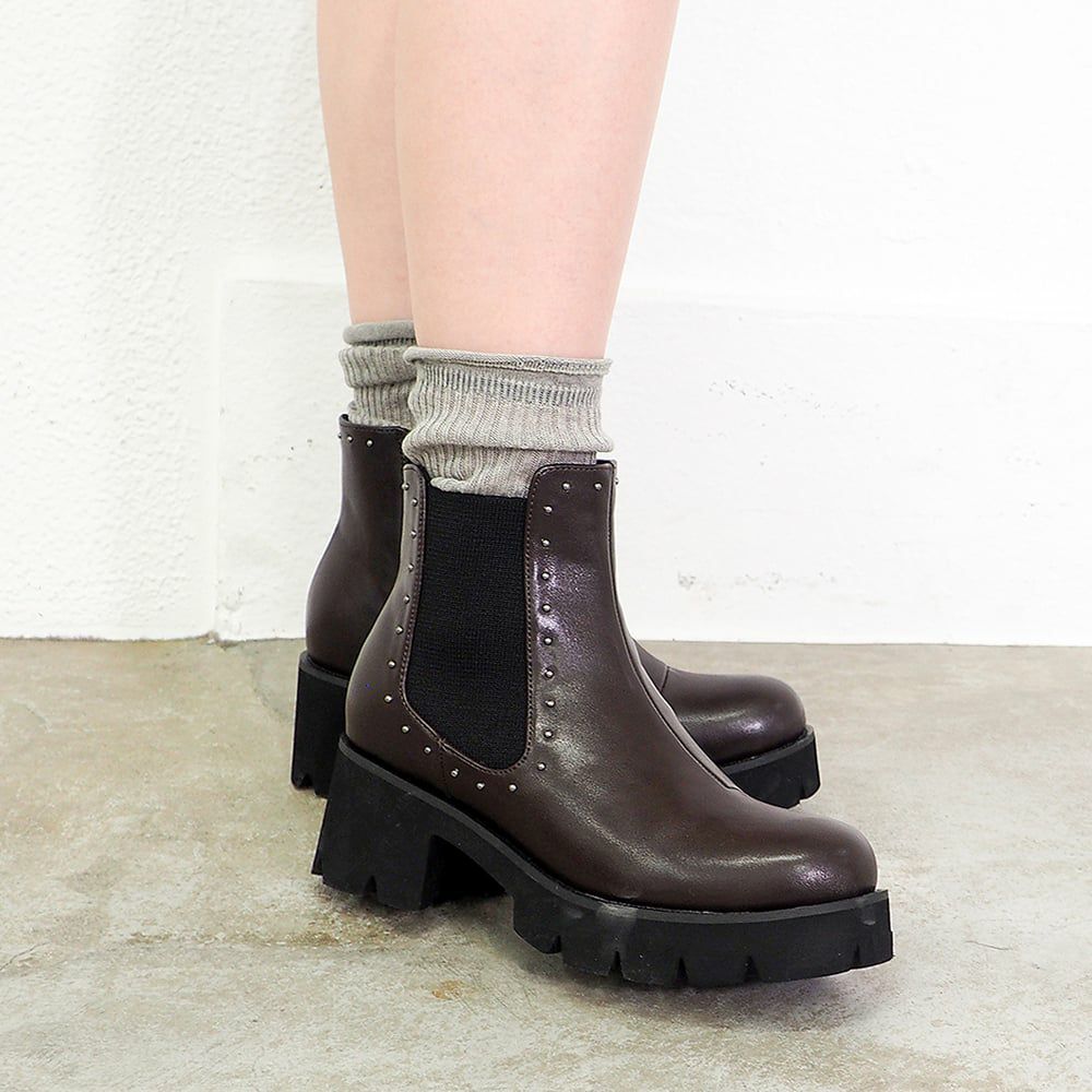 ダークブラウン