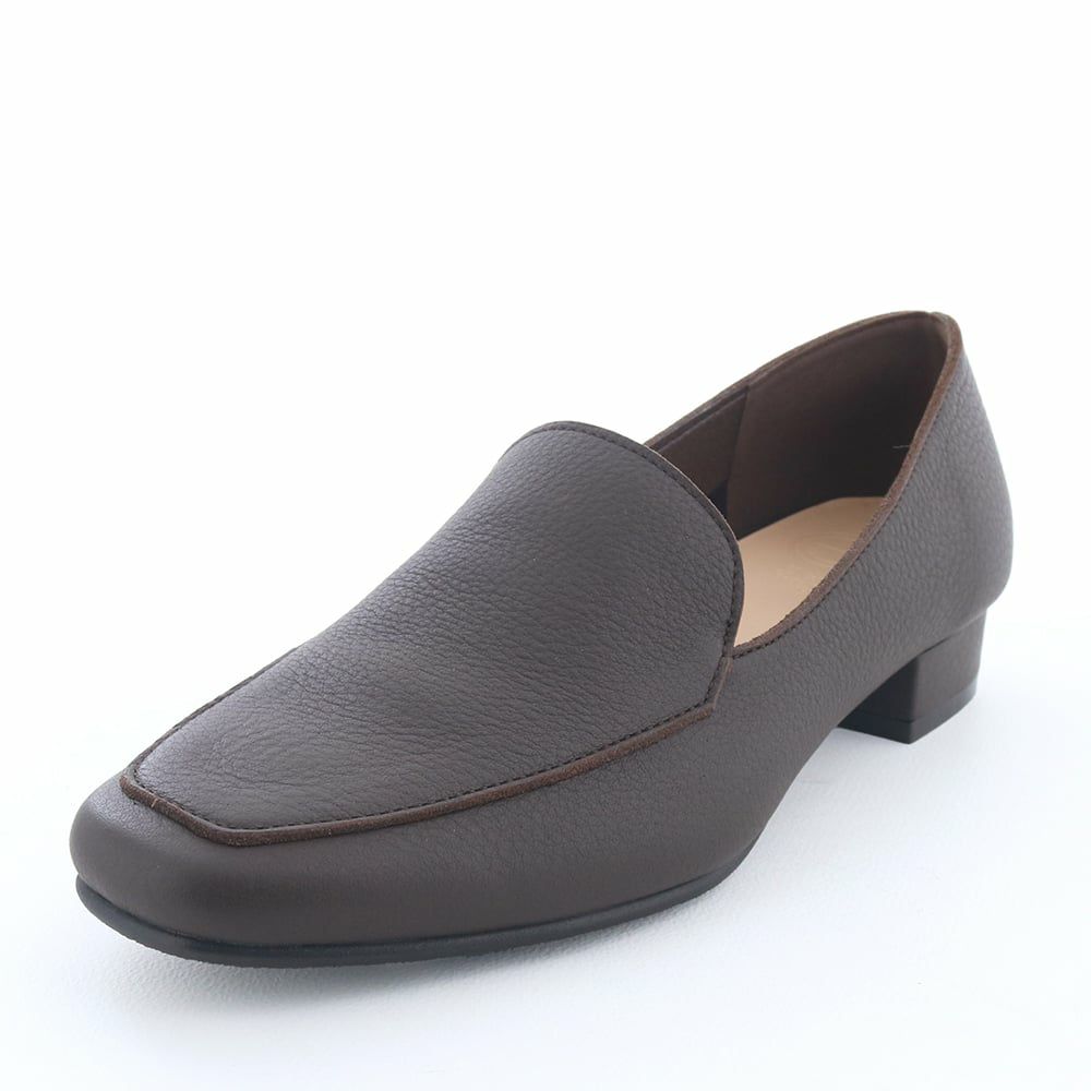 ダークブラウン