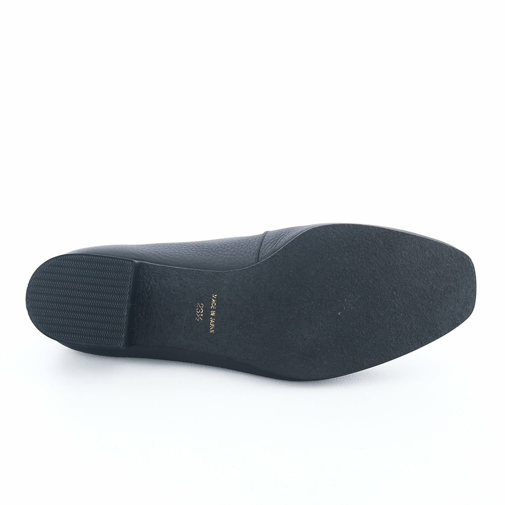 中底に防水シートを敷いているので底面からも浸水しにくくなっています