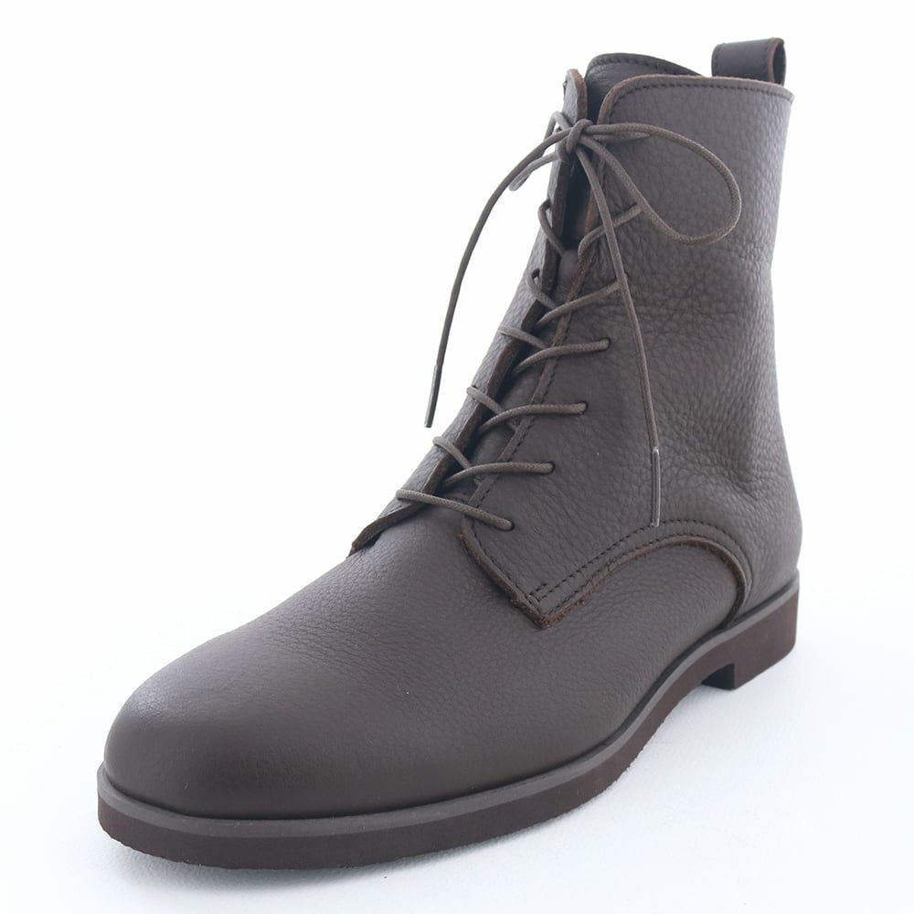 ダークブラウン