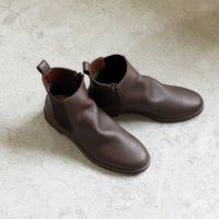 ダークブラウン