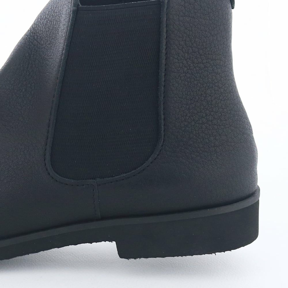 ヒールの高さ：約2.5cm