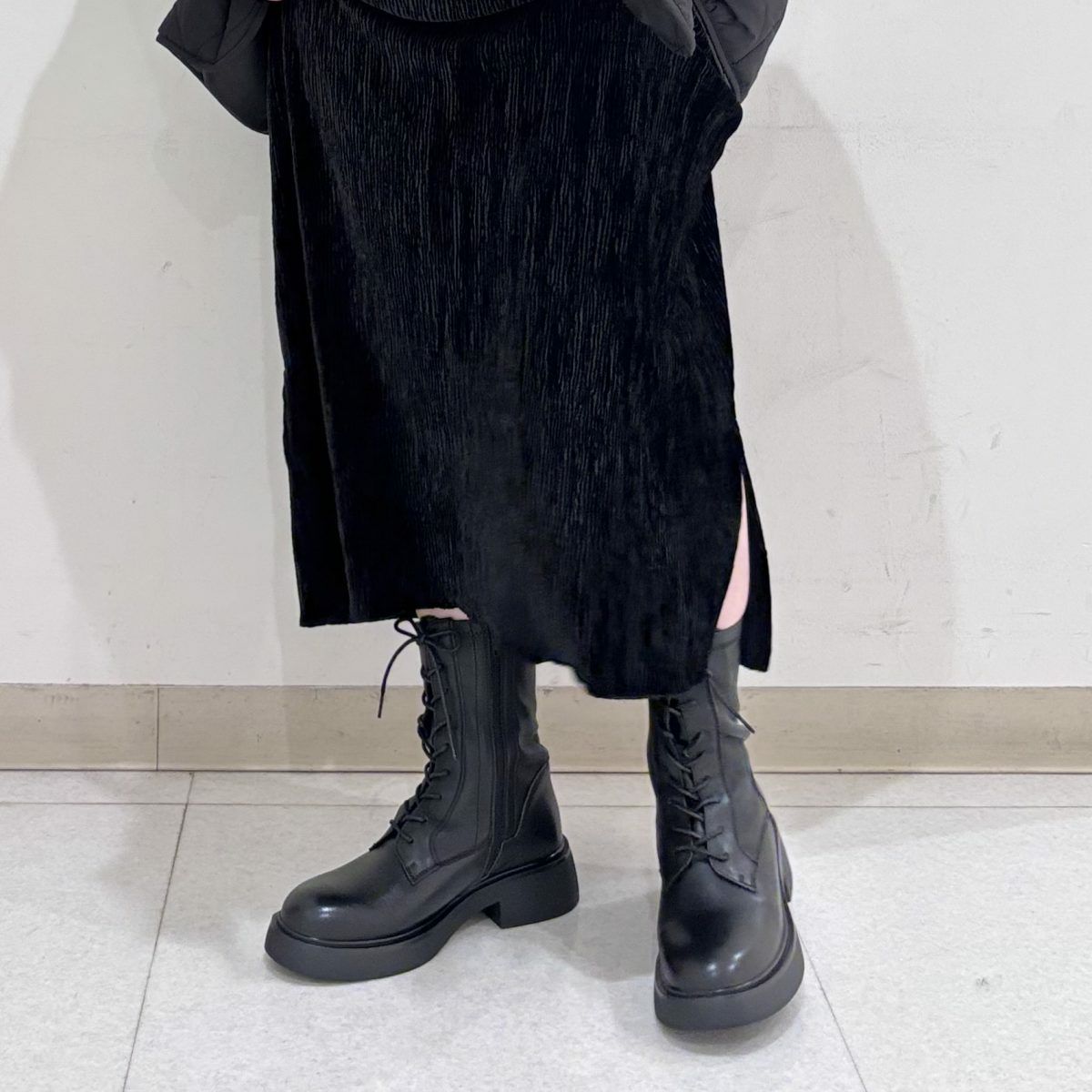 スタッフ着用：ブラック