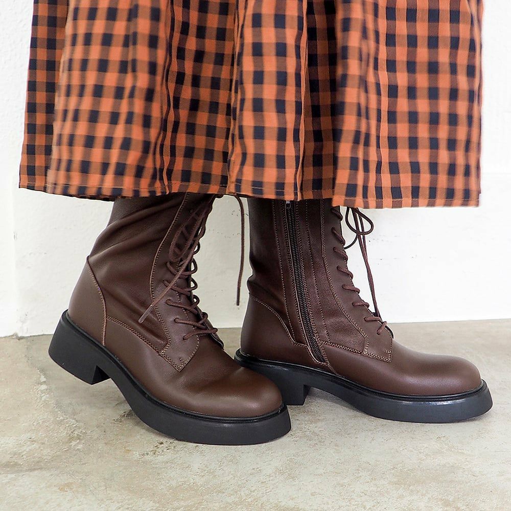 ダークブラウン