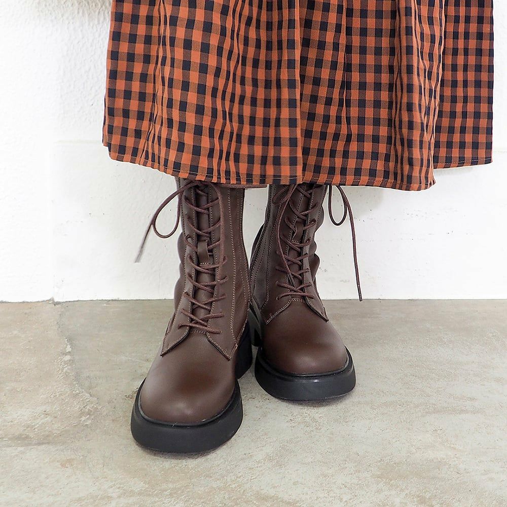 ダークブラウン