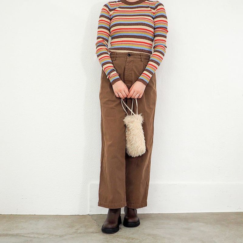 ダークブラウン