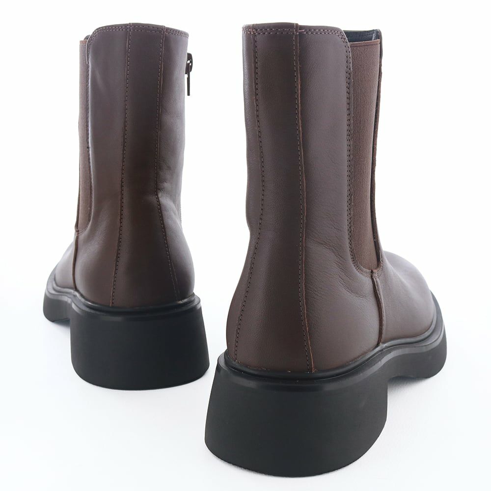 やわらかな履き心地で気負わず履ける一足です