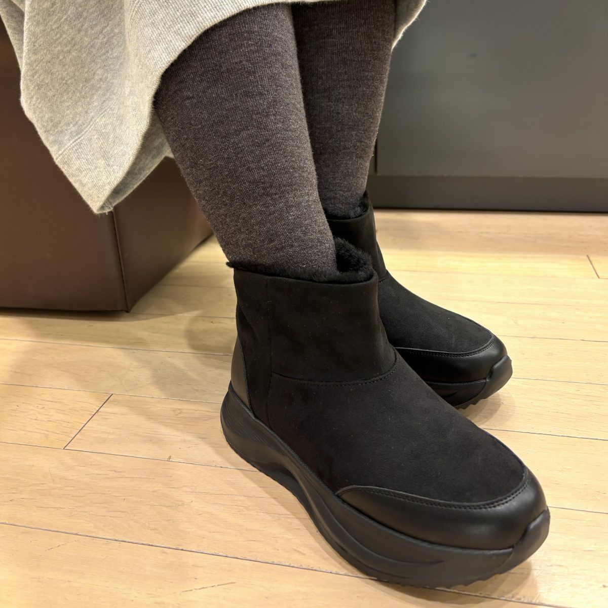 スタッフ着用：ブラックコンビ