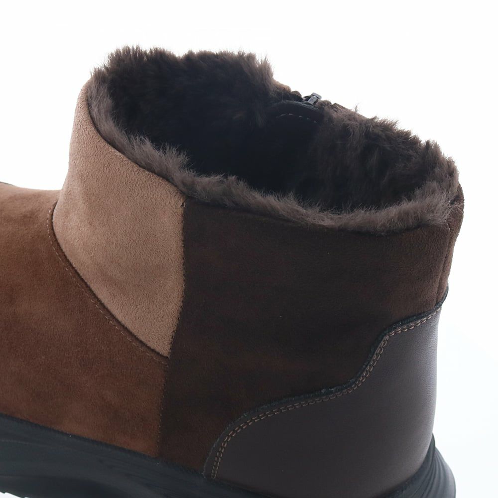 パンツにもスカートにも合わせやすい短め丈もポイント