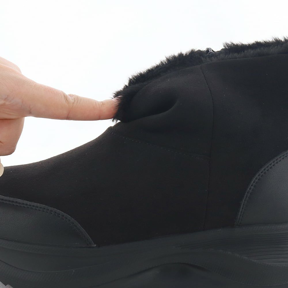 素材はソフトで靴擦れしにくく、ストレスのない履き心地です
