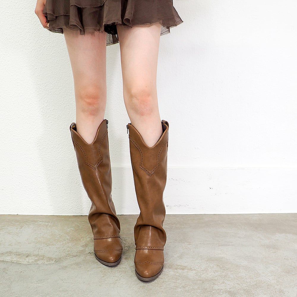 ライトブラウン