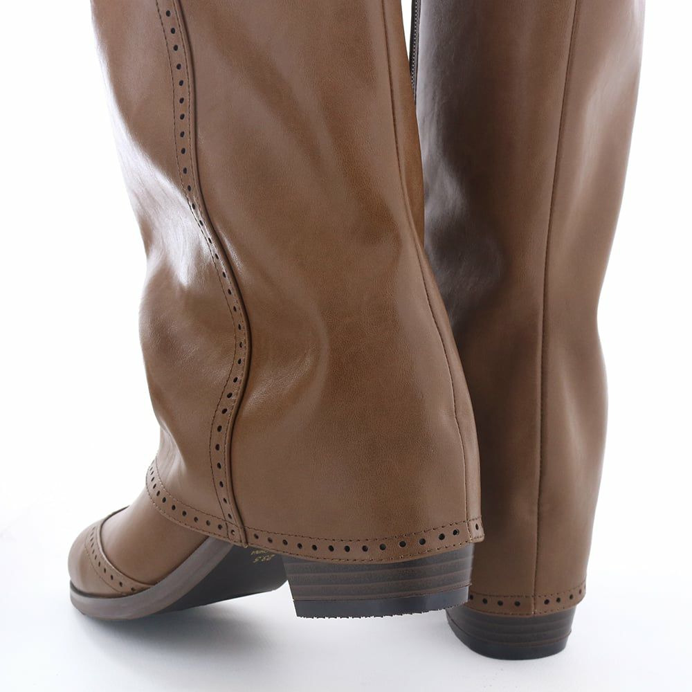 太ヒールで安定感があり、ヒール慣れしていない方でも歩きやすい