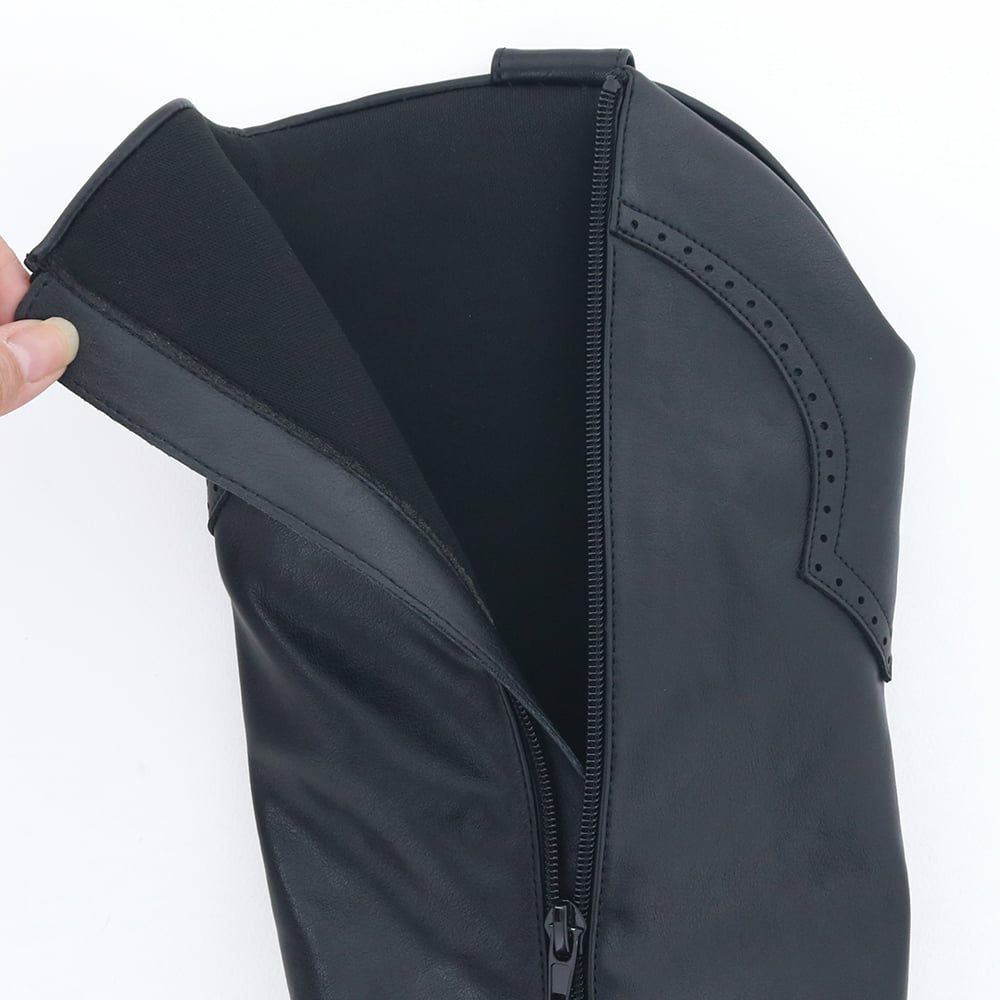 内側はふわふわのスポンジ生地で足あたりがソフト