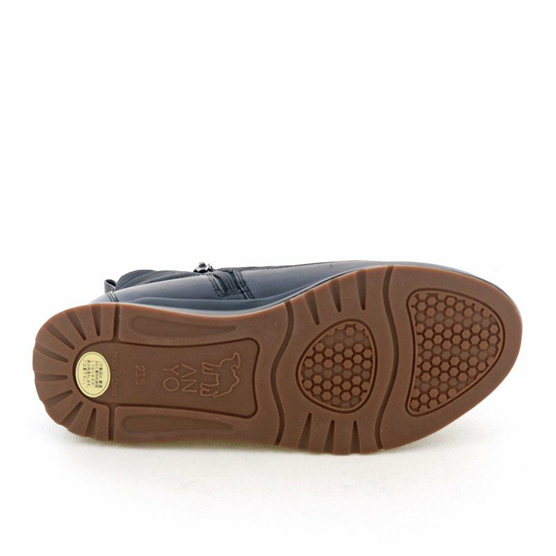 スニーカーの履き心地を実現した大人ブーツ