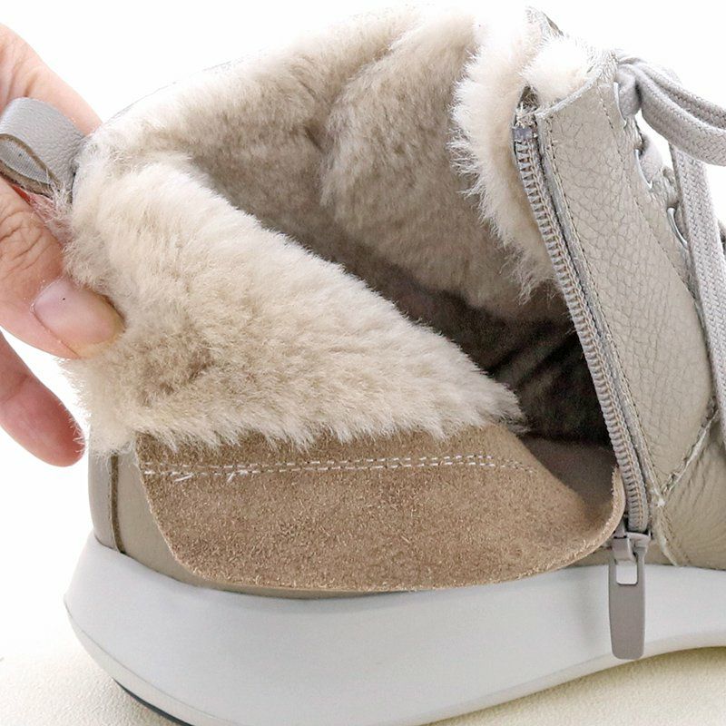 上質なリアルシープスキンでふんわりあたたか