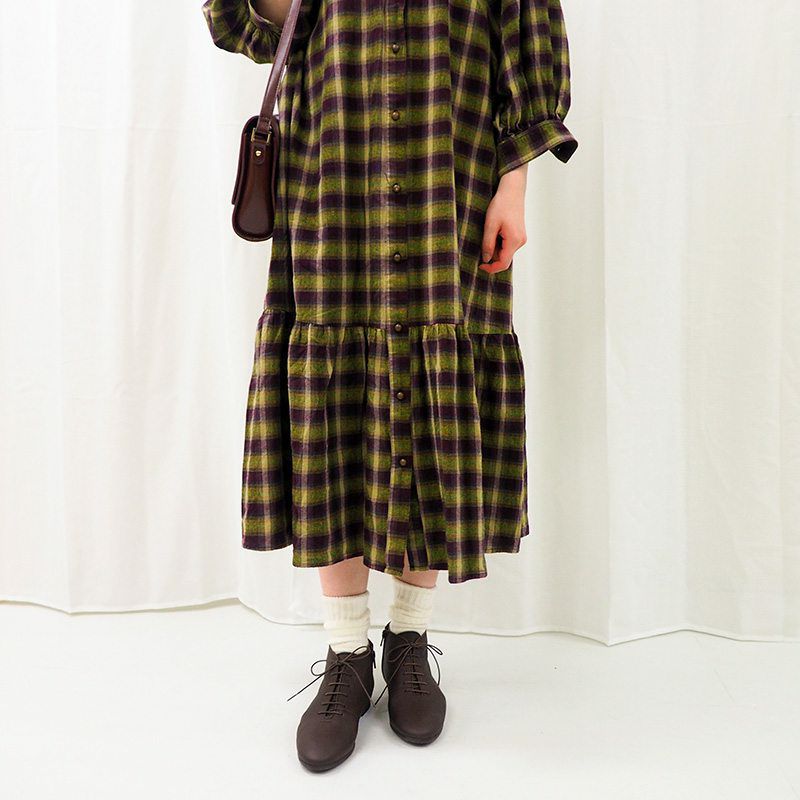 ダークブラウン