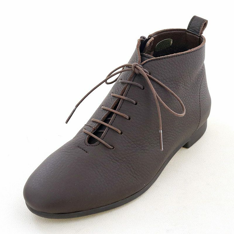 ダークブラウン