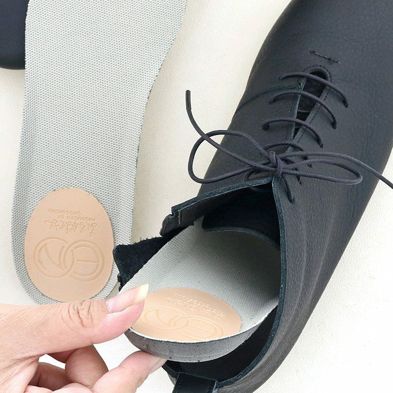 厚みのあるカップインソールでクッション性◎