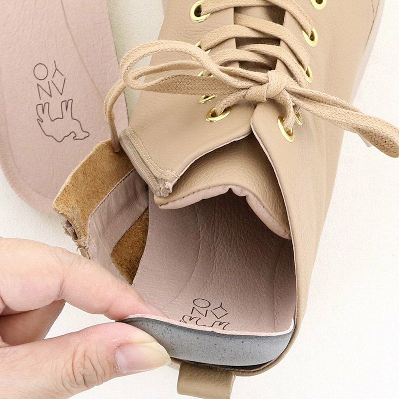 カップインソールでクッション性が高く、履き心地抜群