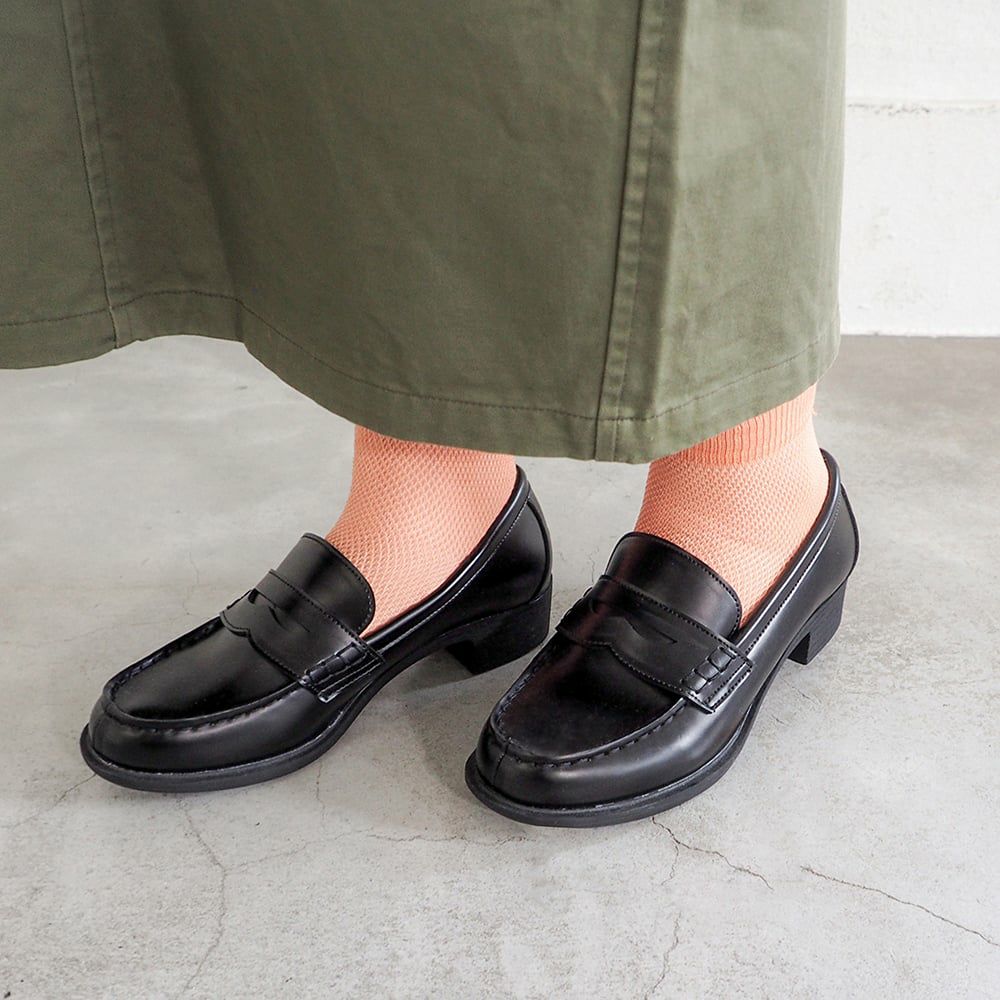 ブラック