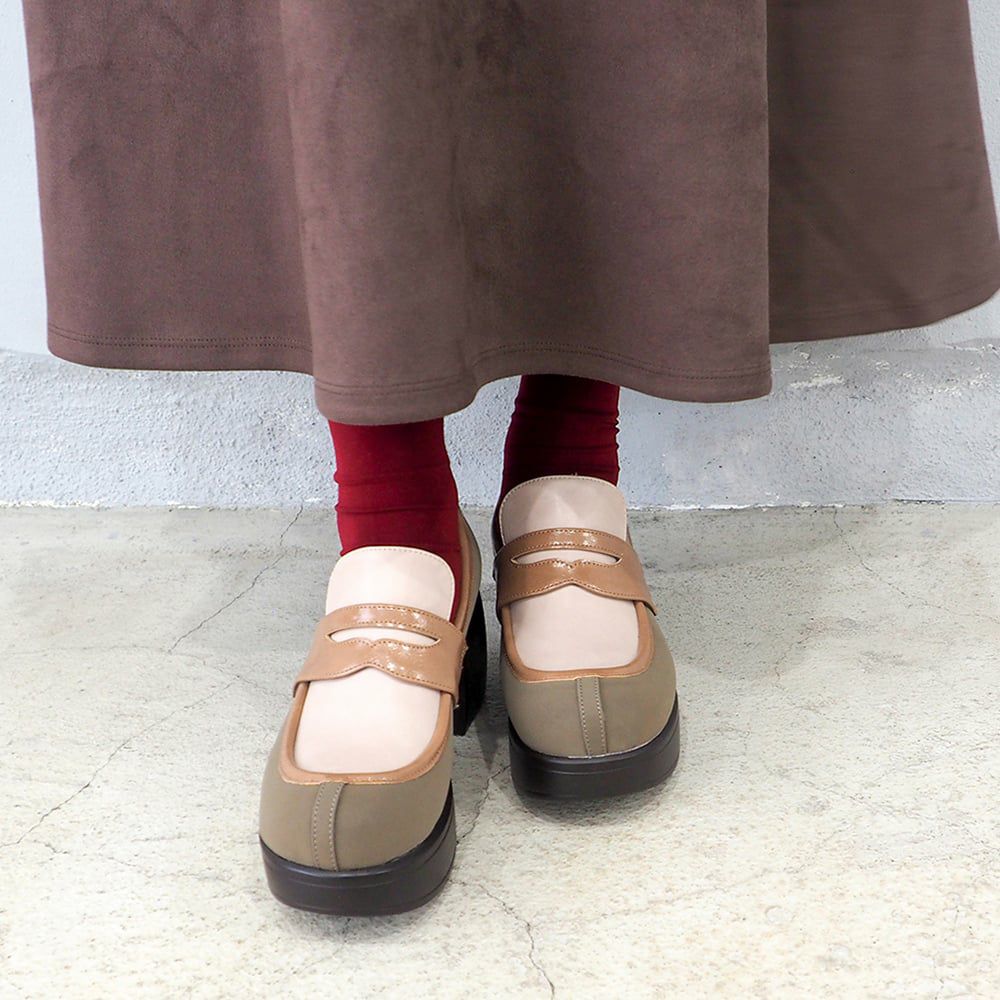 カーキコンビ