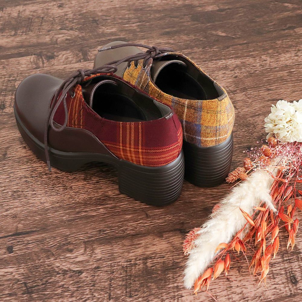 厚底レースアップパンプス