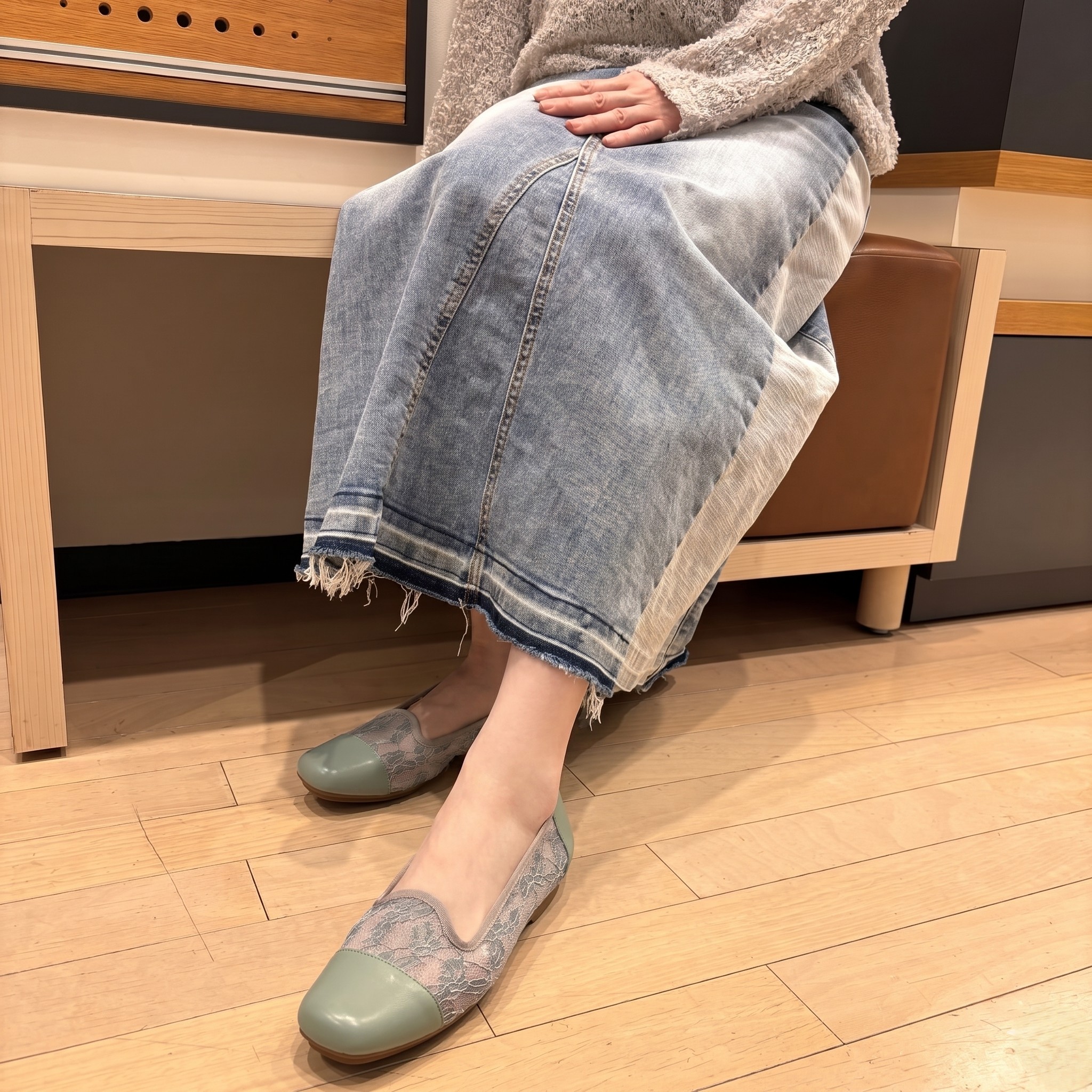 ライトグリーン