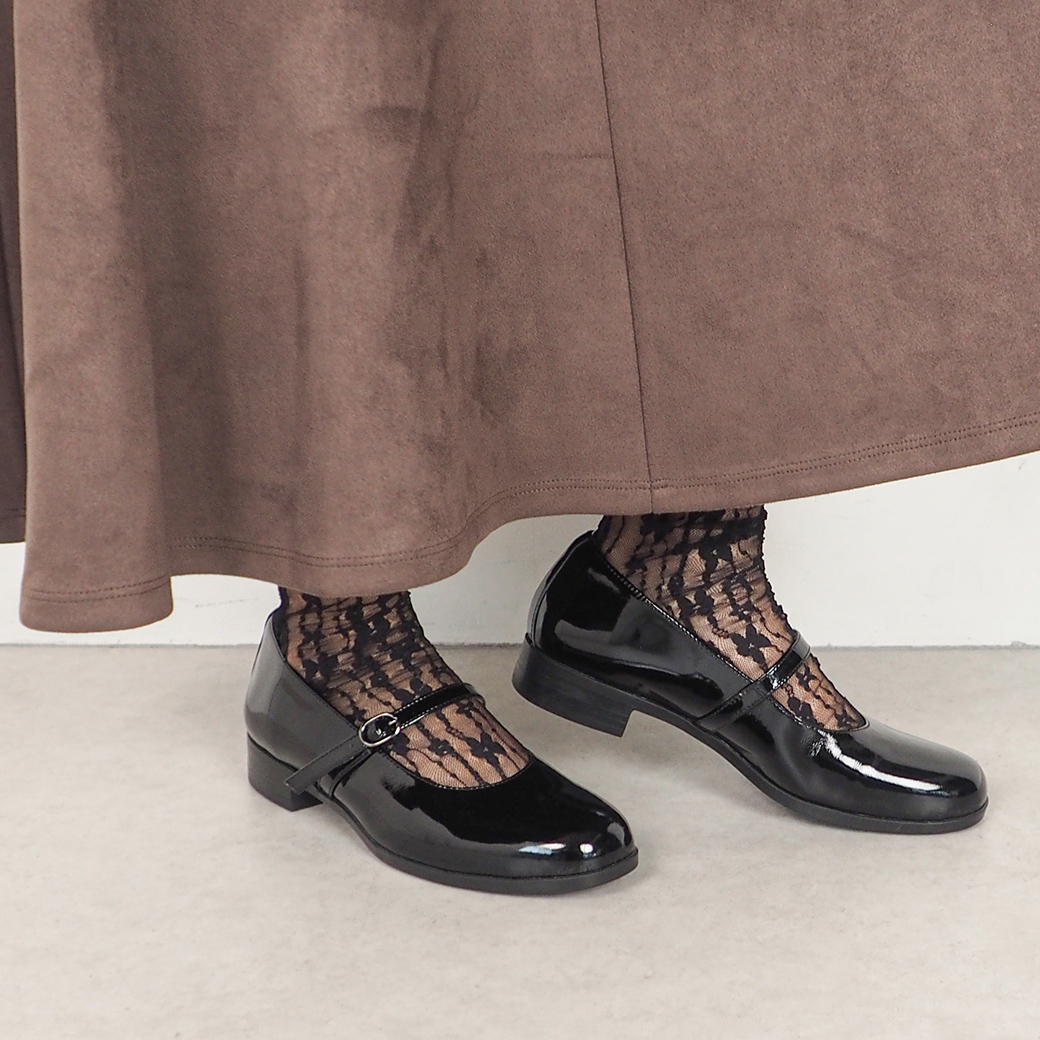 ブラック